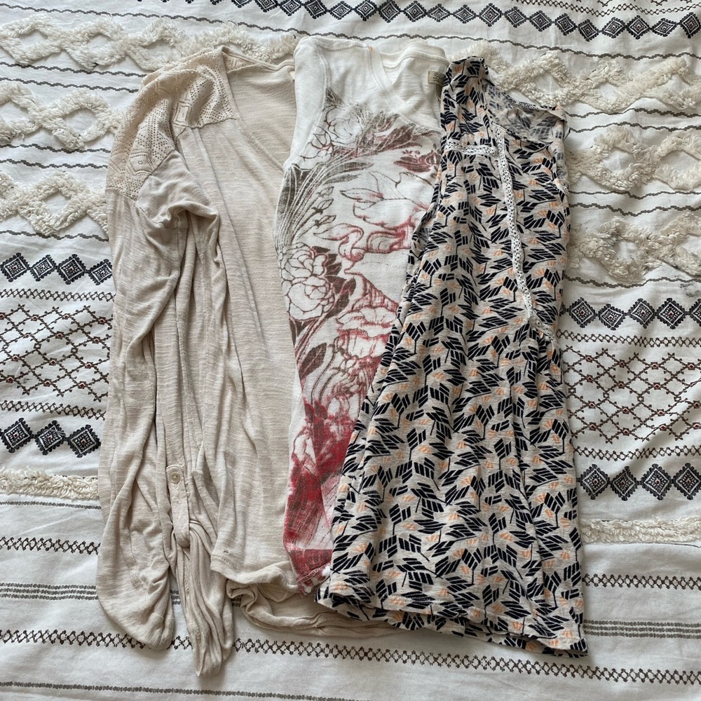 Bundle of 3 cream and white Lucky Brand tops sizes s/m
